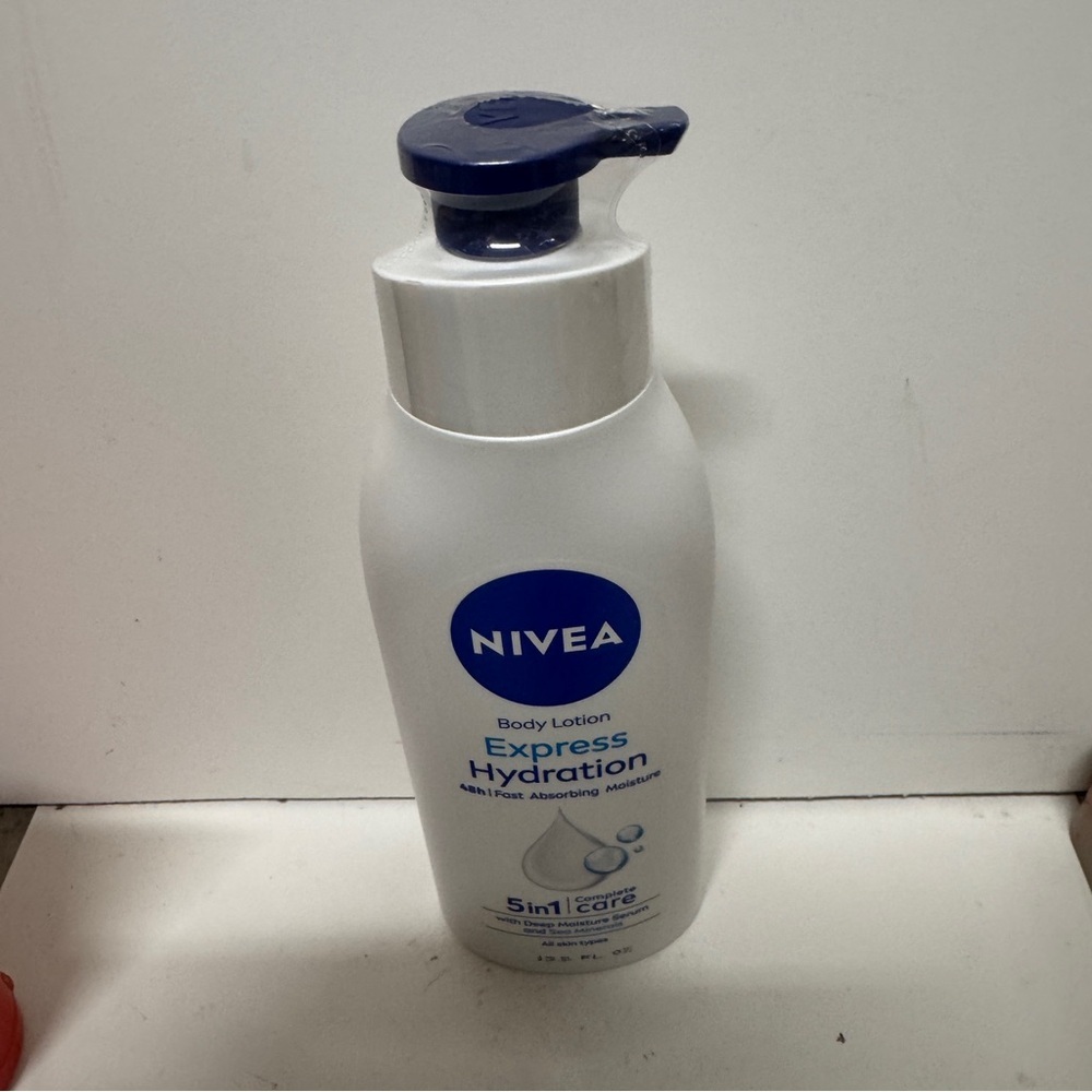 Nivea Express Hydration 48 Hour Moisture Serum Body Lotion 13.5 OZ